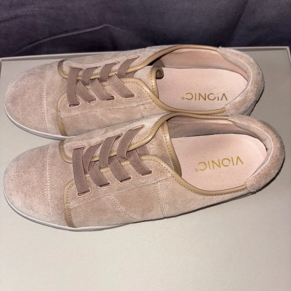 Vionic Jean Suede Sneakers Womens 9 Tan Casual Slip On Travel Minimalist